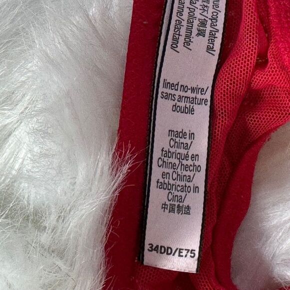 Victoria's Secret Lightly Lined Red T-Shirt Bra Sz 34DD - Picture 8 of 9